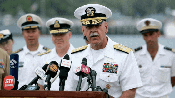 How To Command The Room: A Public Speaking Coach Spills The Secrets