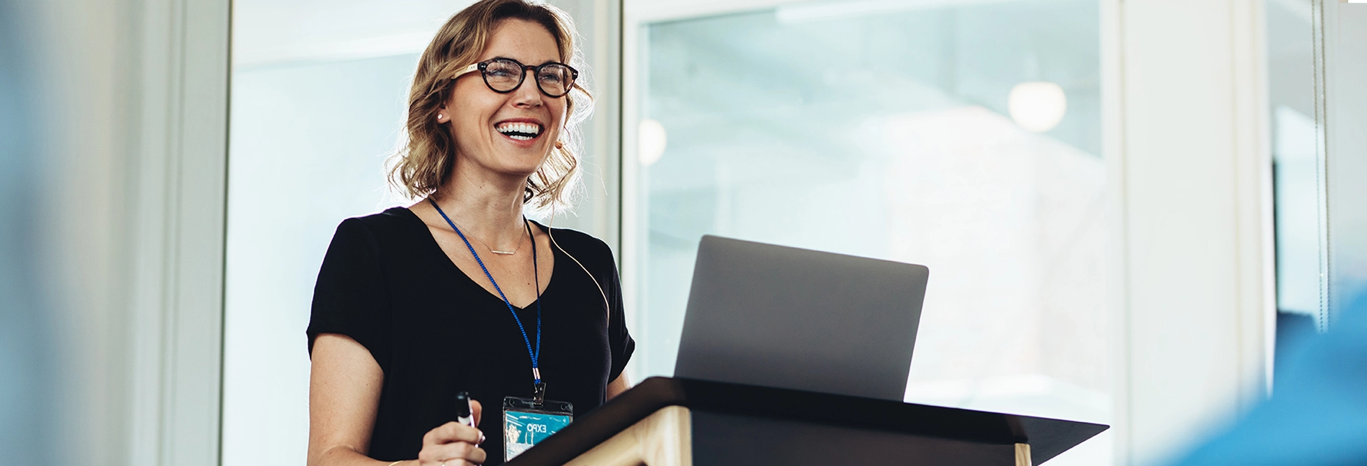 PUBLIC SPEAKING COACH FOR CONFIDENCE & CHARISMA